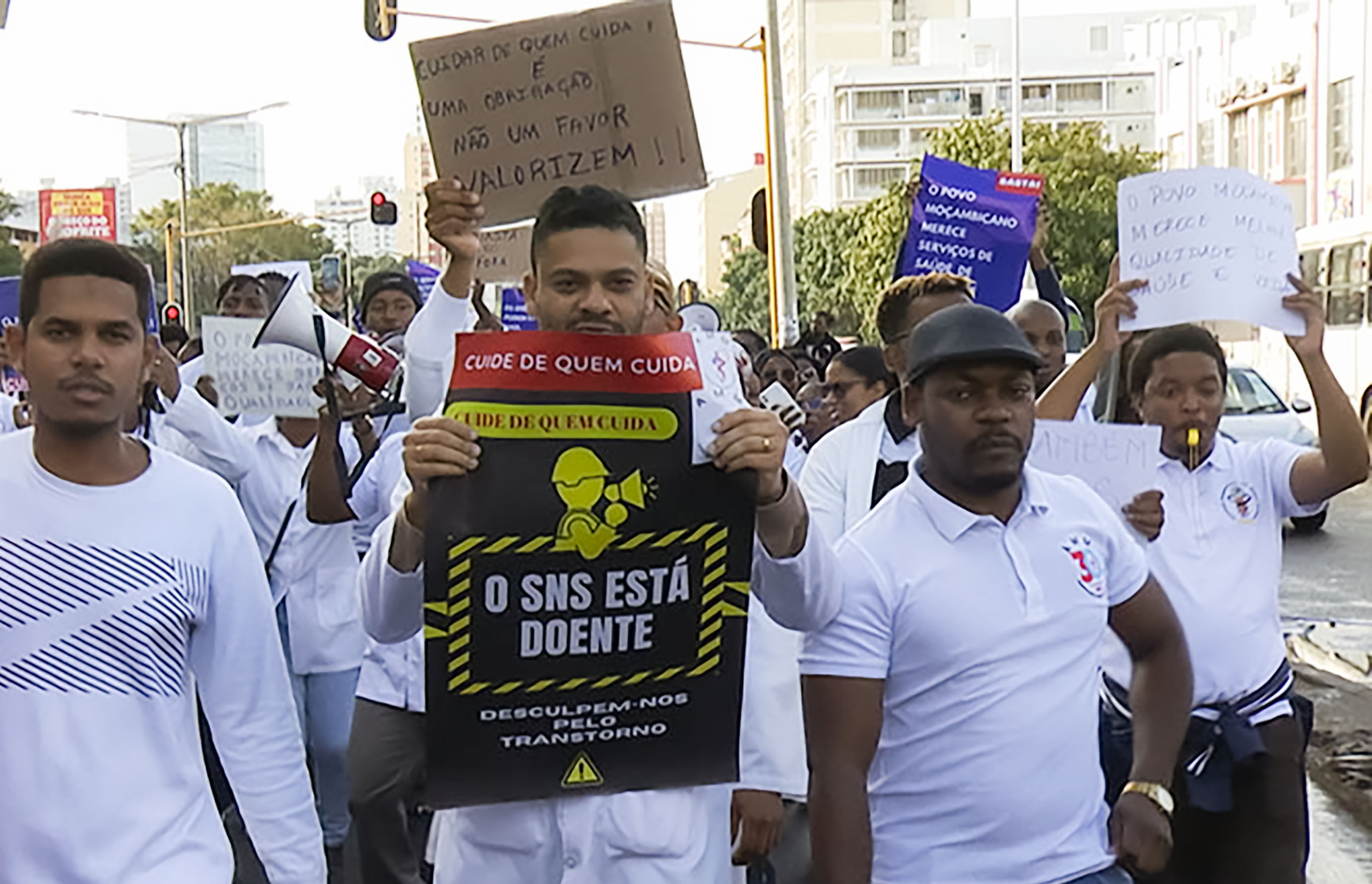 Médicos moçambicanos em luta por condições de trabalho